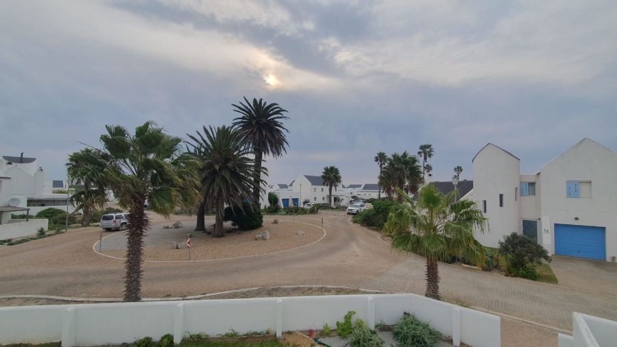 4 Bedroom Property for Sale in Lampiesbaai Western Cape